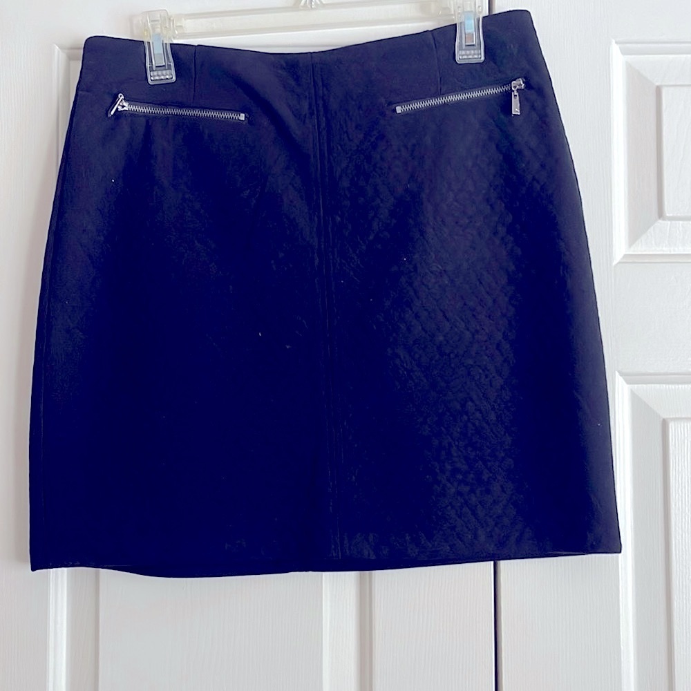 Laundry short skirt